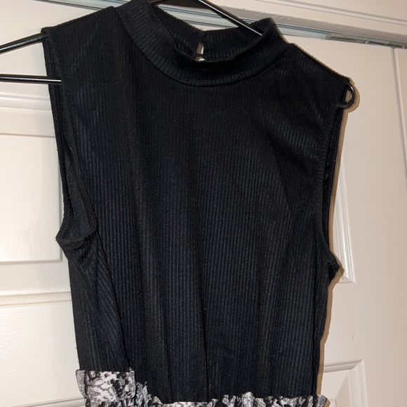 Snakeskin print jumpsuit - Picture 4 of 6